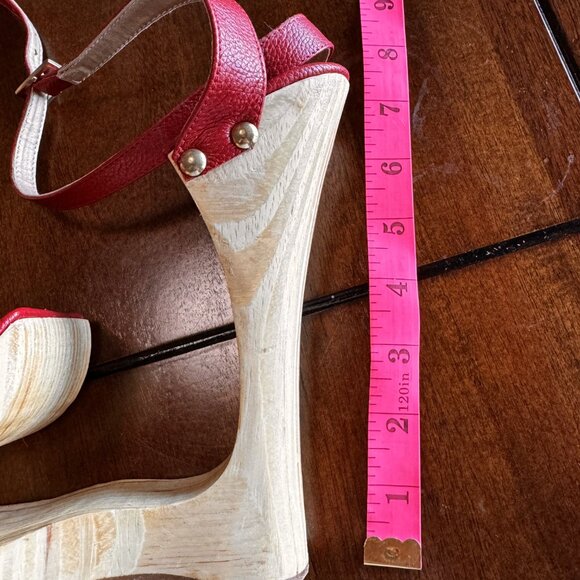 Awesome Red Leather Kwui Calcados Cutout Wood Platform Wedges. NWOB US 8.5 - Picture 6 of 8